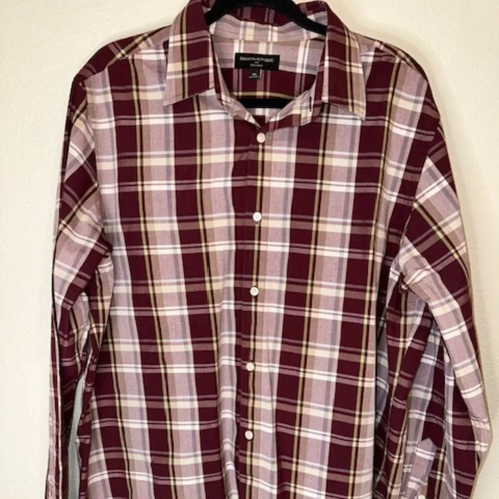 Banana Republic Men's Soft Wash Dress Shirt‎